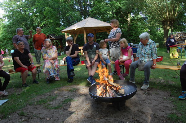 Bild vergr&ouml;&szlig;ern: Grillschale mit Pavillon